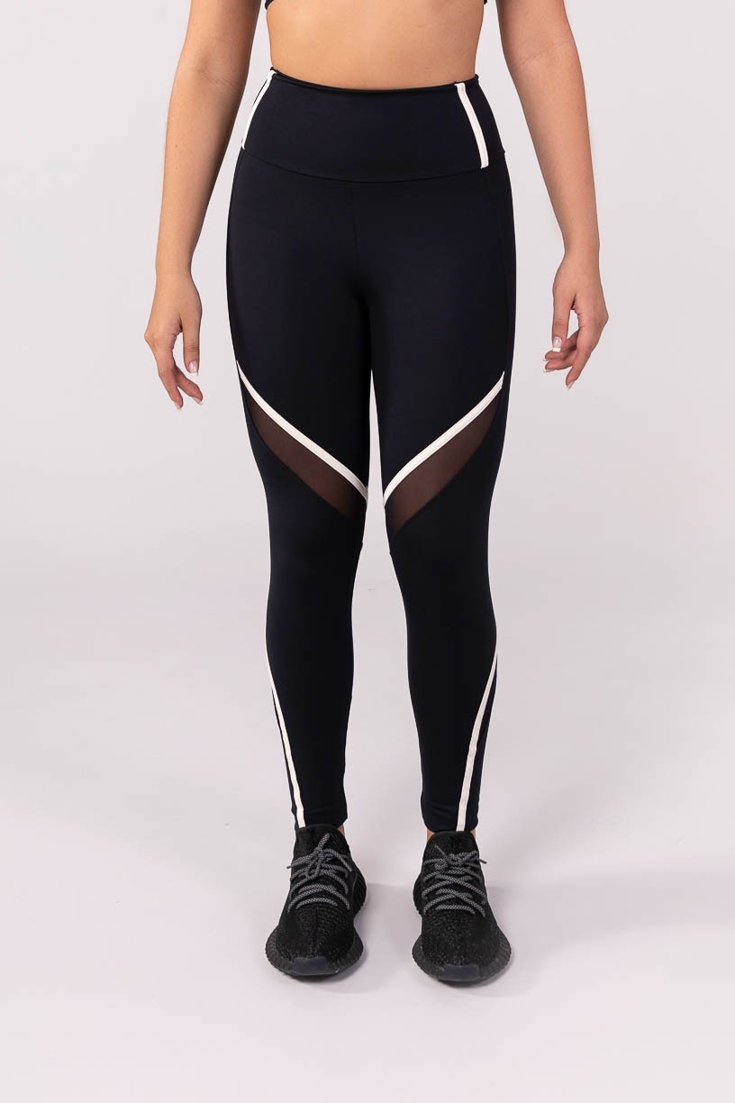 K3870-A_Calca_Legging_com_Recortes_em_Tule_e_Chapado_Preto__Off-White__Ref:_K3870-A