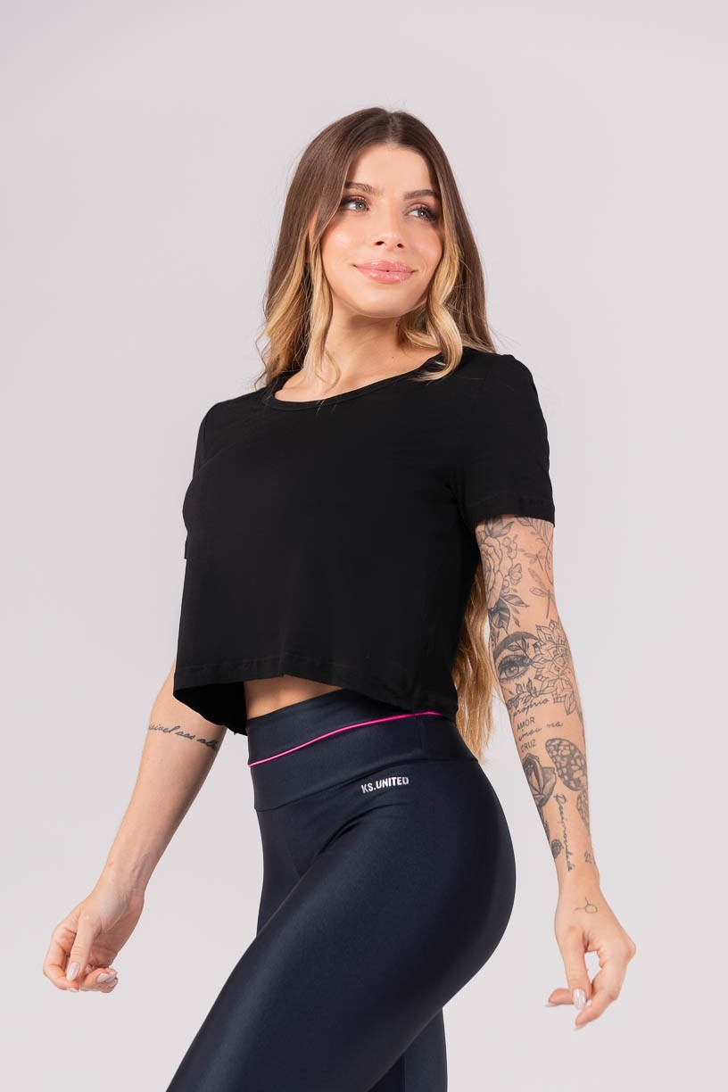 K3923-A_Blusa_com_Abertura_nas_Costas_Preto__Ref:_K3923-A