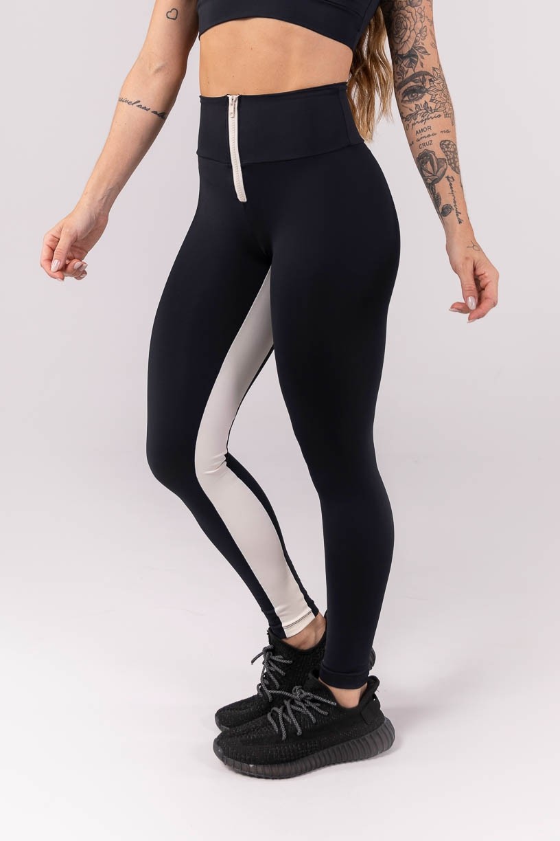 K3743-A_Calca_Legging_com_Recorte_e_Ziper_Preto__Off-White__Ref:_K3743-A