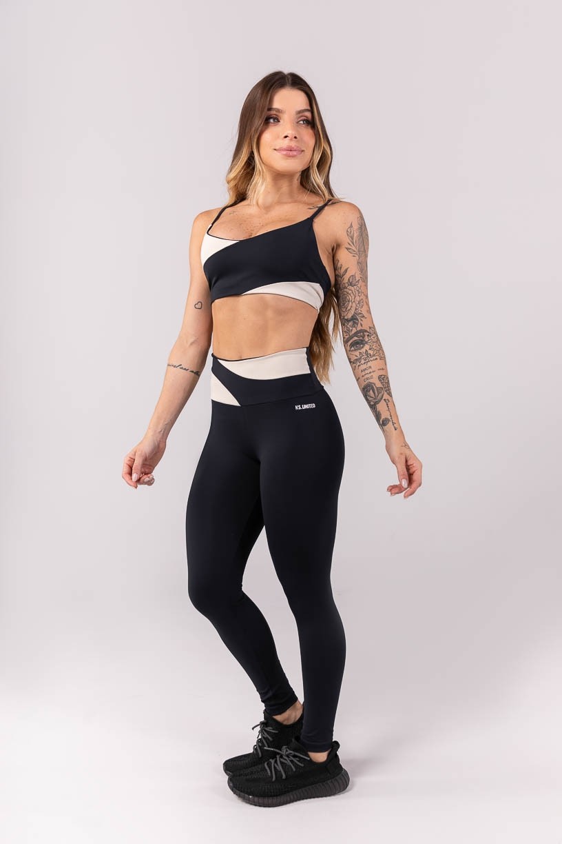 K3909-B_Calca_Legging_com_Recortes_no_Cos_Preto__Off-White__Ref:_K3909-B