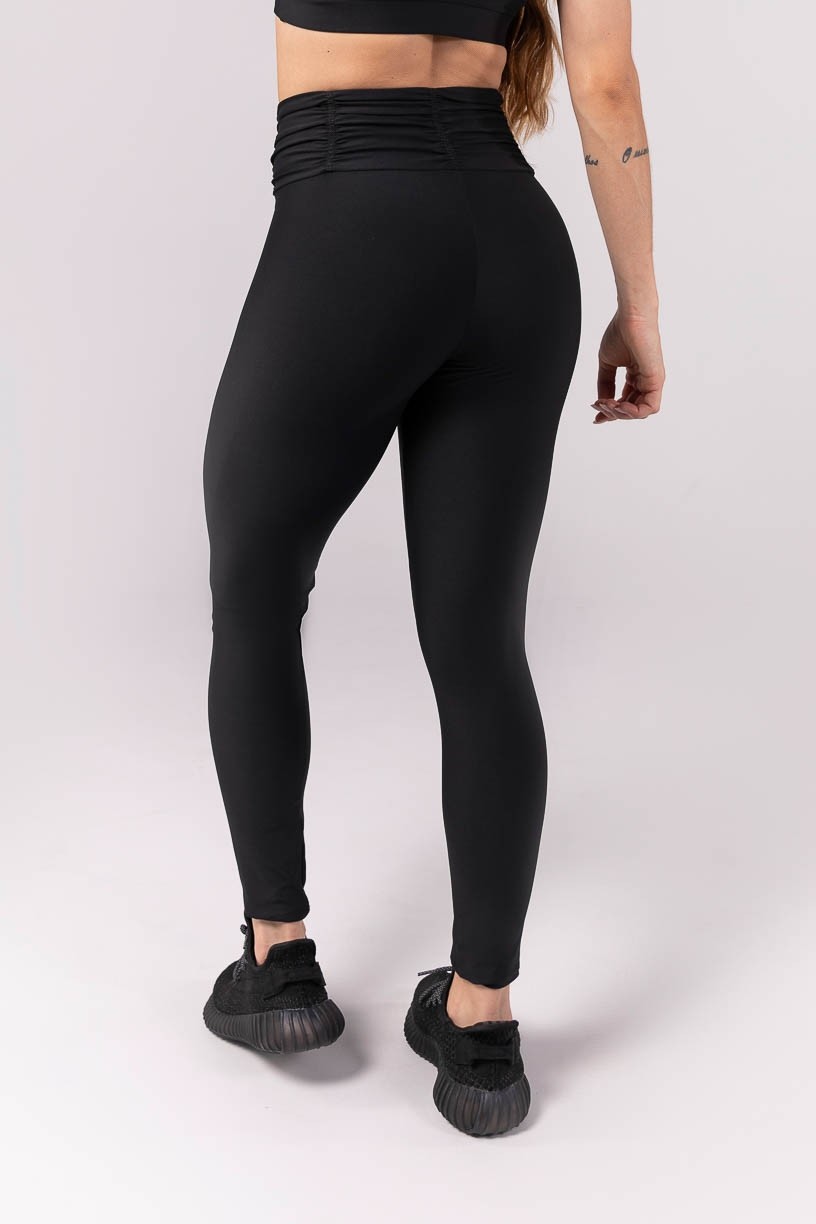 K3915-B_Calca_Legging_com_Franzido_no_Cos_Preto__Ref:_K3915-B