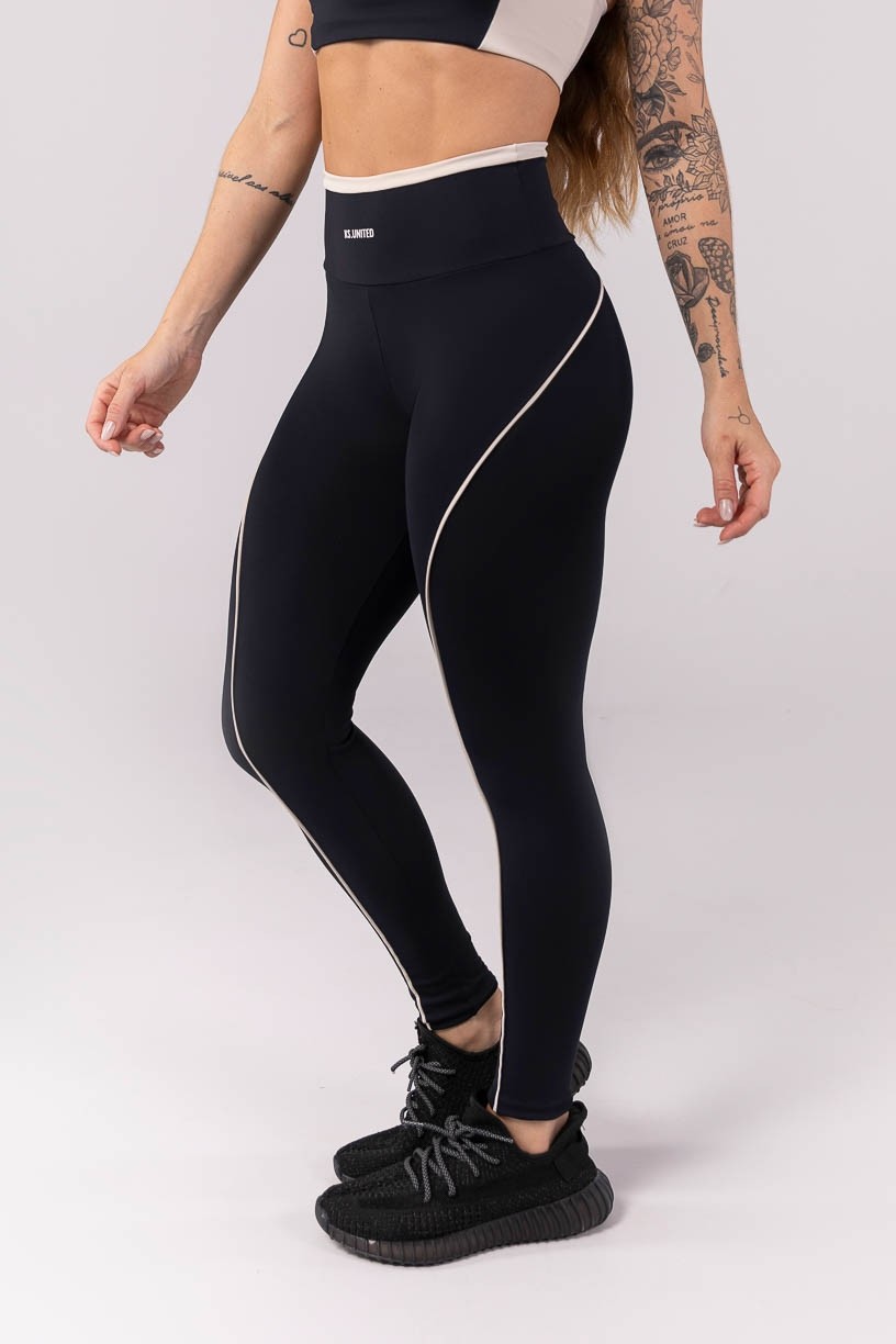 K3905-A_Calca_Legging_com_Vivo_e_Vira_no_Cos_Preto__Off-White__Ref:_K3905-A