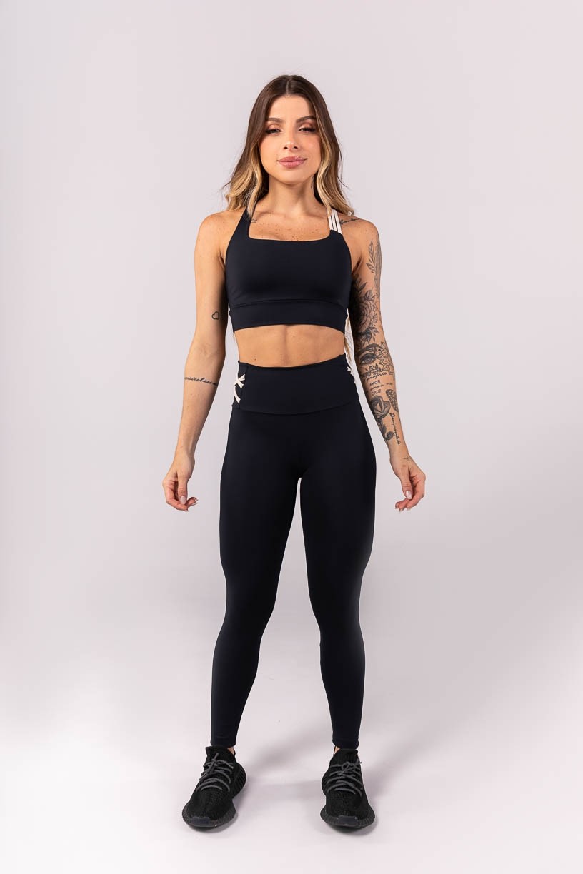 K3894-A_Calca_Legging_com_Trancado_no_Cos_Preto__Off-White__Ref:_K3894-A