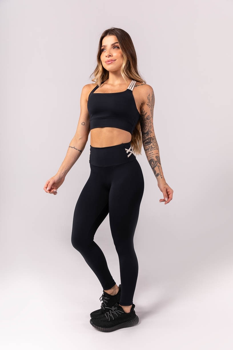 K3894-A_Calca_Legging_com_Trancado_no_Cos_Preto__Off-White__Ref:_K3894-A