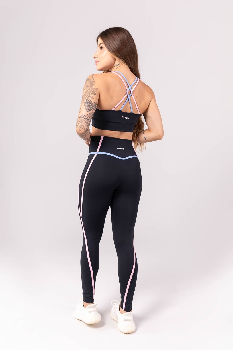 K3903-A_Calca_Legging_com_Chapados_Sobrepostos_Preto__Rosa_Claro__Azul_Claro__Ref:_K3903-A