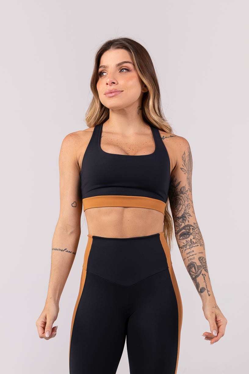 K3912-A_Top_Bicolor_com_Alcas_Entrelacadas_Preto__Marrom__Ref:_K3912-A