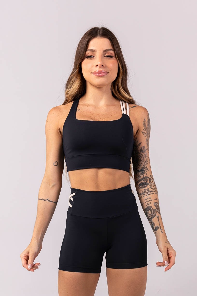 K3893-A_Top_Assimetrico_com_Tiras_Preto__Off-White__Ref:_K3893-A