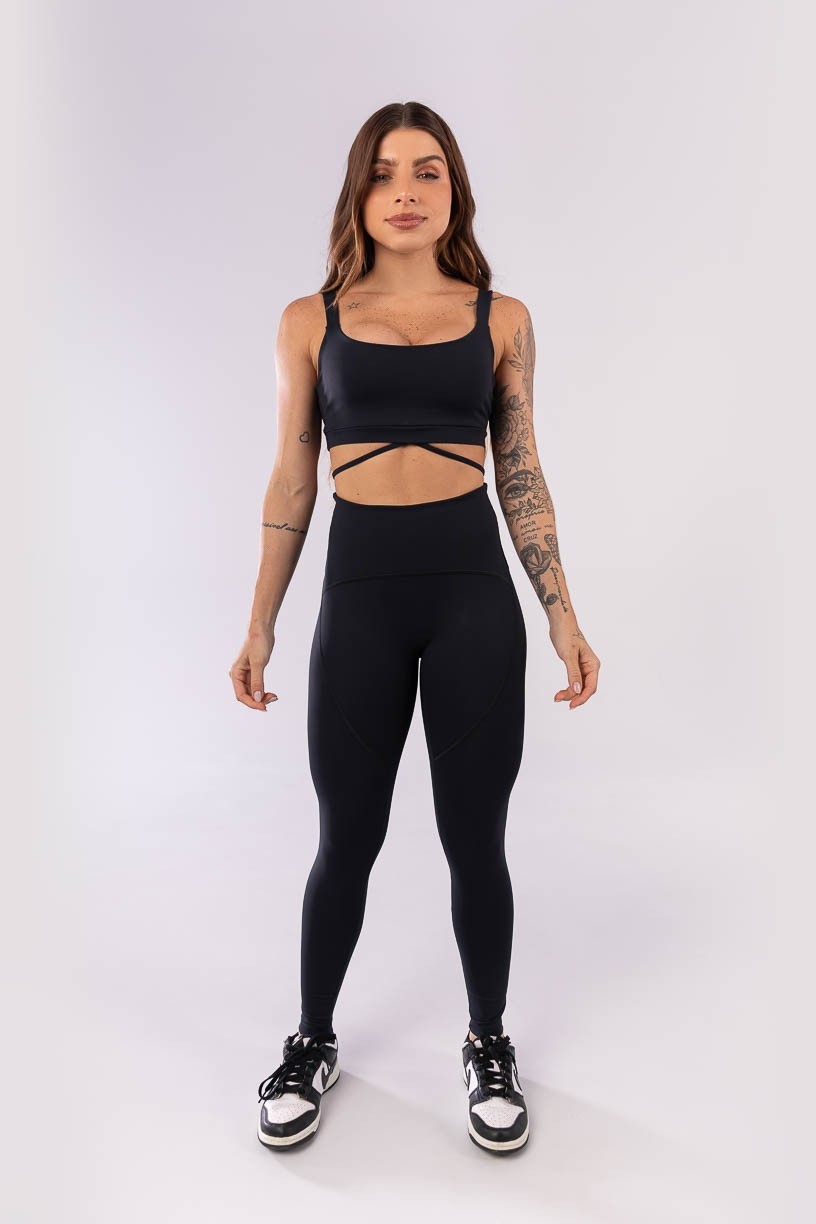 K3930-B_Calca_Legging_sem_Gancho_com_Cos_em_V_Preto__Ref:_K3930-B