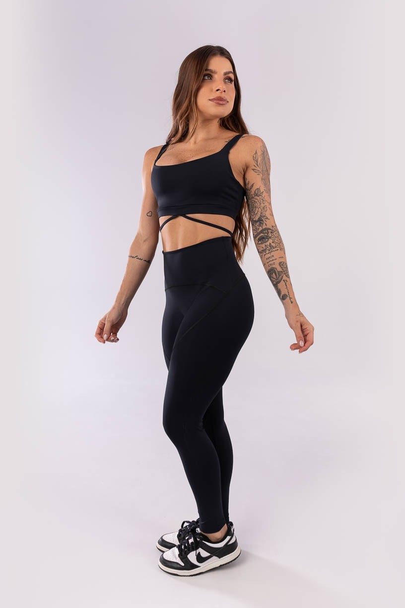 K3930-B_Calca_Legging_sem_Gancho_com_Cos_em_V_Preto__Ref:_K3930-B