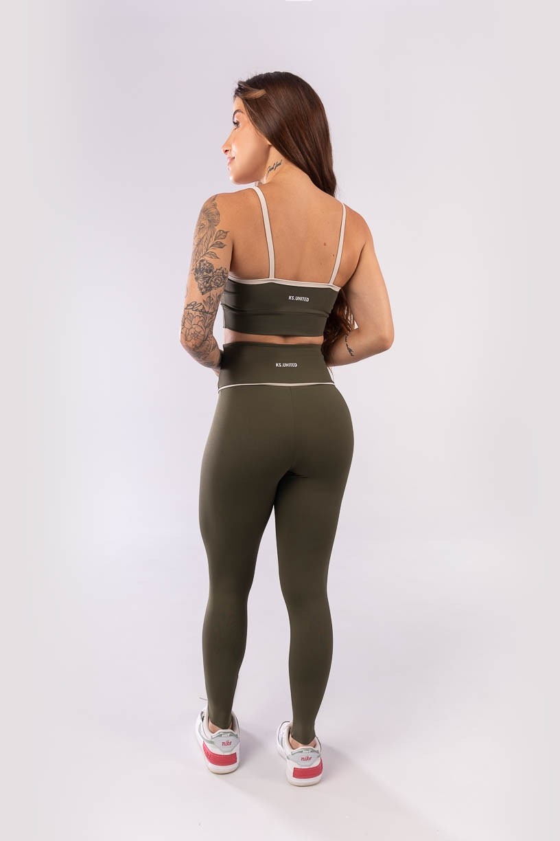 K3933-C_Calca_Legging_com_Faixa_no_Cos_Transpassado_Verde_Militar__Off-White__Ref:_K3933-C