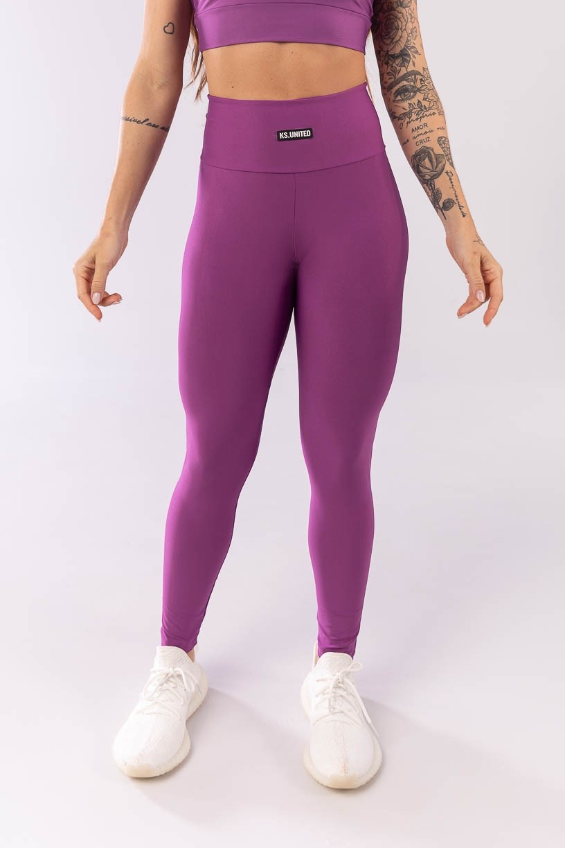 K3938-A_Calca_Legging_com_Detalhe_de_Trancado_no_Cos_Roxo_Roxo__Ref:_K3938-A