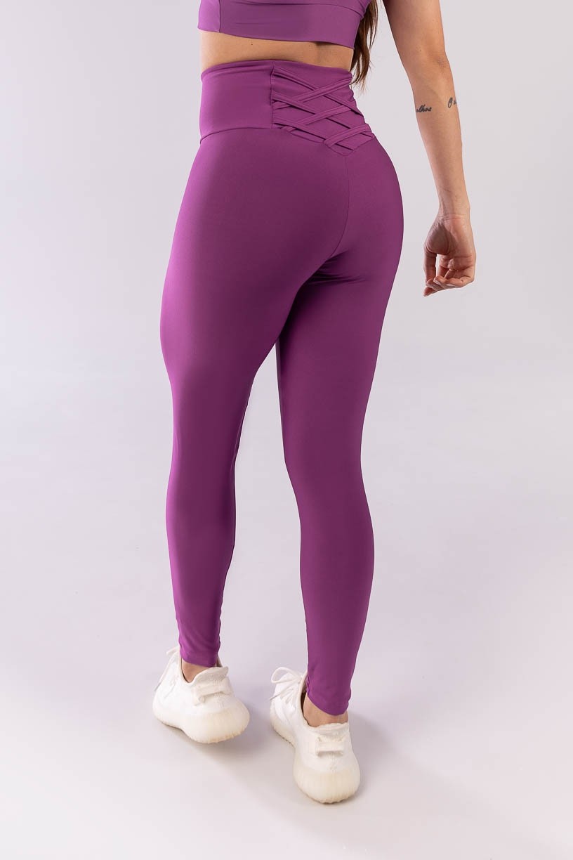 K3938-A_Calca_Legging_com_Detalhe_de_Trancado_no_Cos_Roxo_Roxo__Ref:_K3938-A