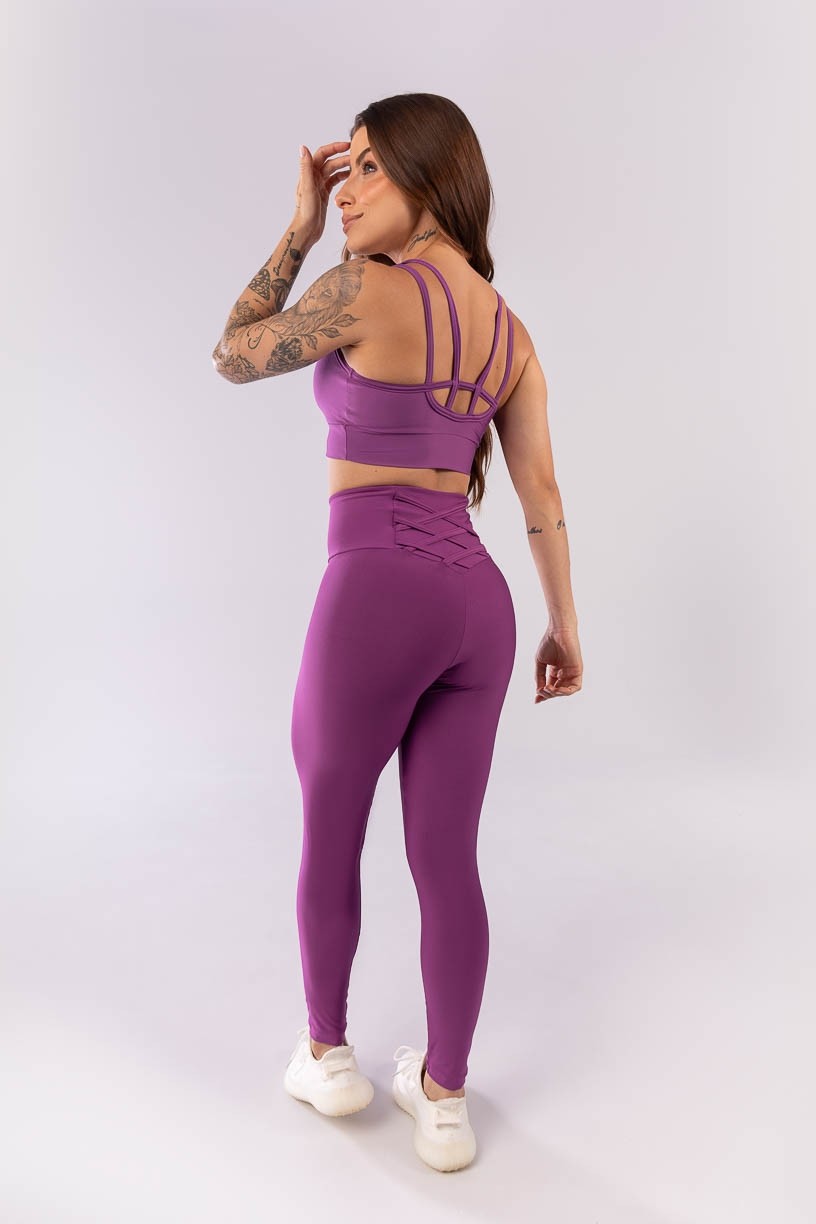 K3938-A_Calca_Legging_com_Detalhe_de_Trancado_no_Cos_Roxo_Roxo__Ref:_K3938-A