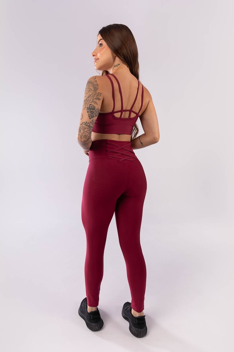 K3938-B_Calca_Legging_com_Detalhe_de_Trancado_no_Cos_Roxo_Vinho__Ref:_K3938-B