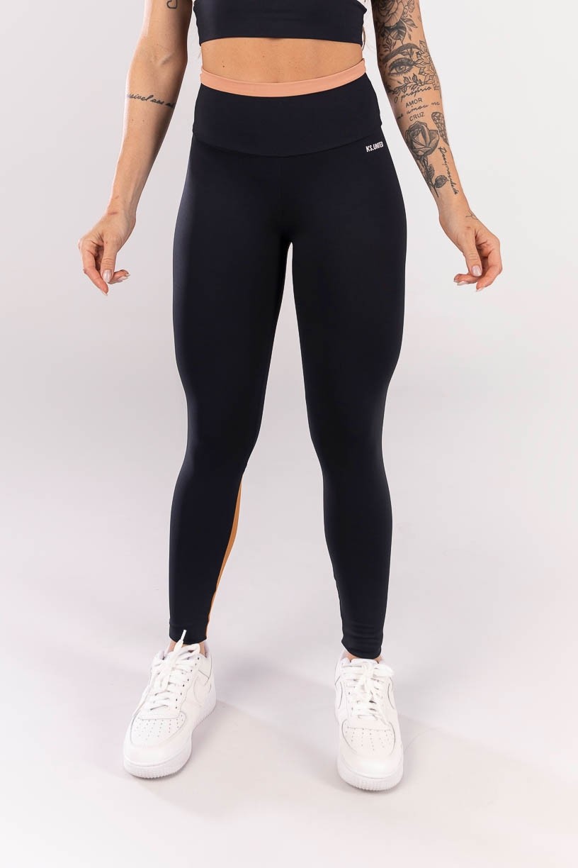 K3963-A_Calca_Legging_com_Vira_e_Recorte_na_Perna_Preto__Marrom__Off-White__Ref:_K3963-A