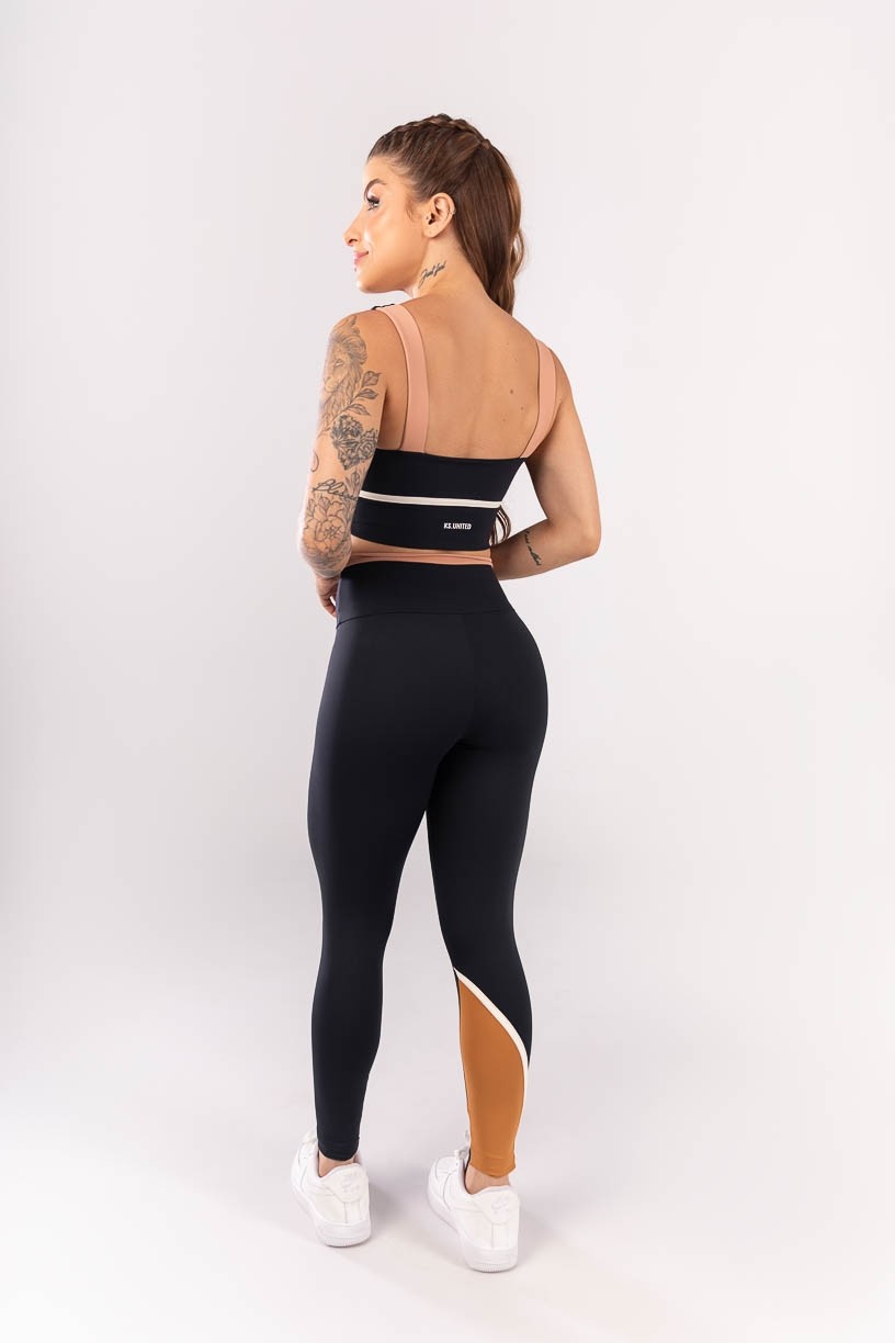 K3963-A_Calca_Legging_com_Vira_e_Recorte_na_Perna_Preto__Marrom__Off-White__Ref:_K3963-A