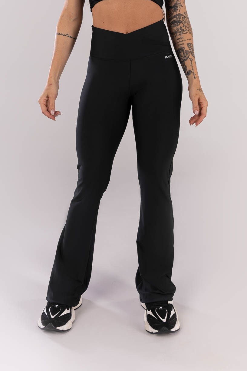 K3971-A_Calca_Legging_Flare_com_Cos_Transpassado_Preto__Ref:_K3971-A