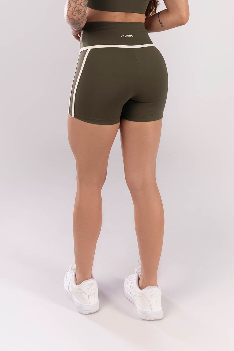 K3967-B_Short_com_Detalhe_em_Vivo_no_Cos_e_nas_Laterais_Verde_Militar__Off-White__Ref:_K3967-B