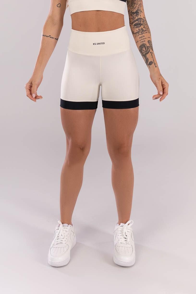 K3981-A_Short_Bicolor_com_Pala_Off-White__Preto__Ref:_K3981-A