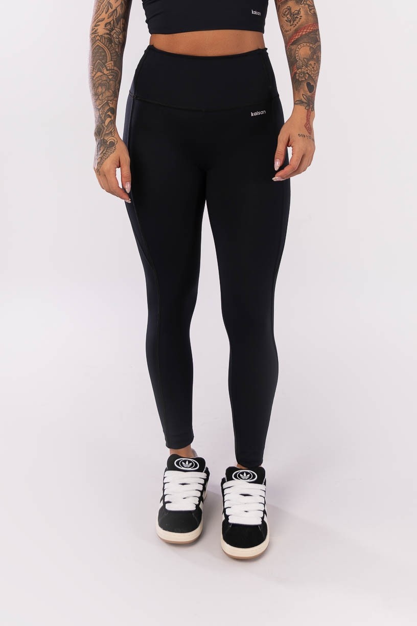 K3992-A_Calca_Legging_com_Recortes_e_Cobertura_Preto__Ref:_K3992-A