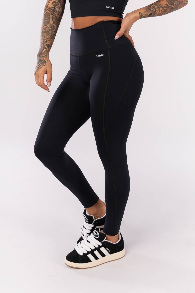 K3992-A_Calca_Legging_com_Recortes_e_Cobertura_Preto__Ref:_K3992-A