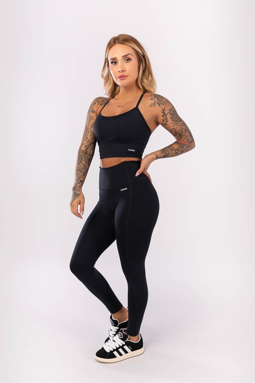 K3992-A_Calca_Legging_com_Recortes_e_Cobertura_Preto__Ref:_K3992-A