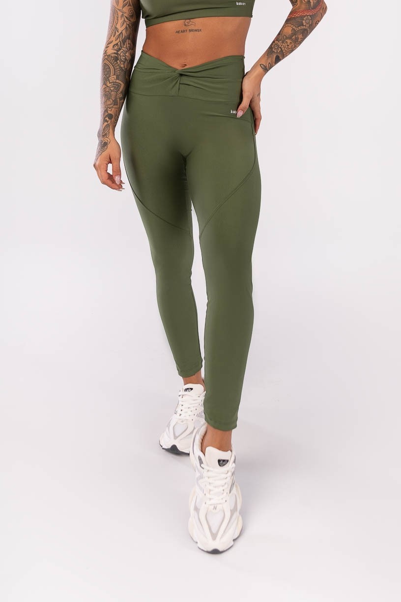 K4001-C_Calca_Legging_com_Cos_Torcido_Verde_Militar__Ref:_K4001-C