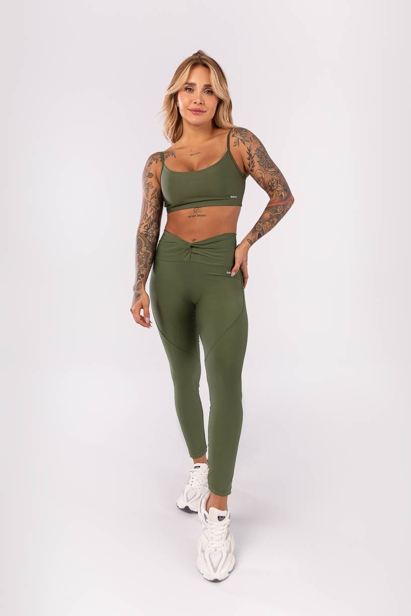 K4001-C_Calca_Legging_com_Cos_Torcido_Verde_Militar__Ref:_K4001-C