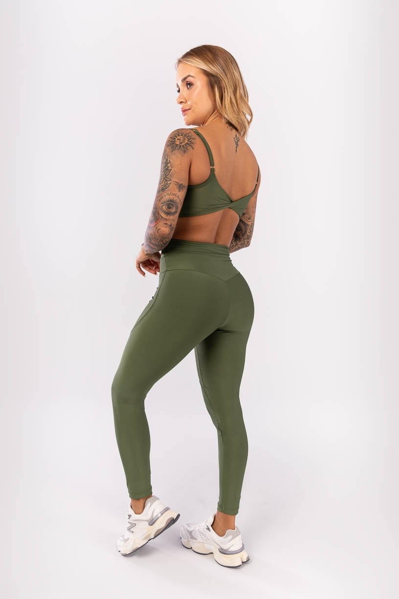 K4001-C_Calca_Legging_com_Cos_Torcido_Verde_Militar__Ref:_K4001-C