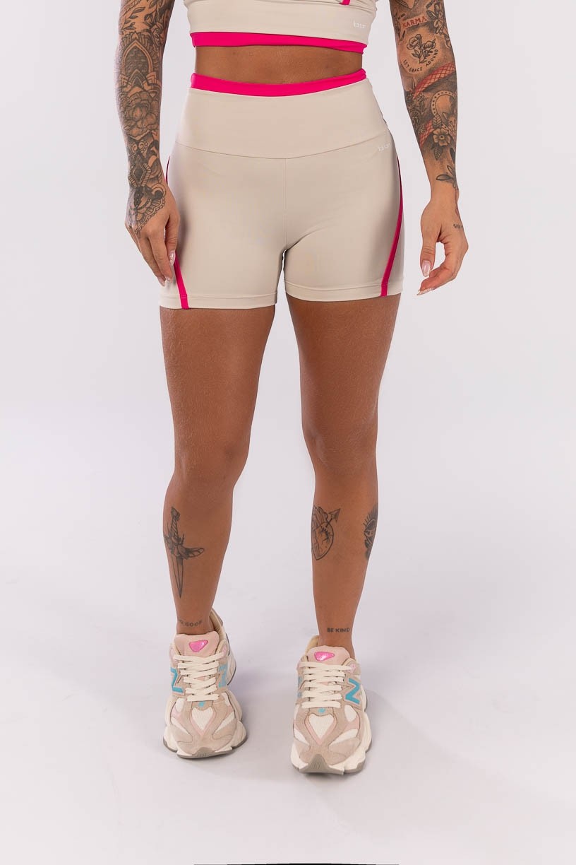 K4009-A_Short_com_Chapado_e_Vira_no_Cos_Off-White__Rosa__Ref:_K4009-A