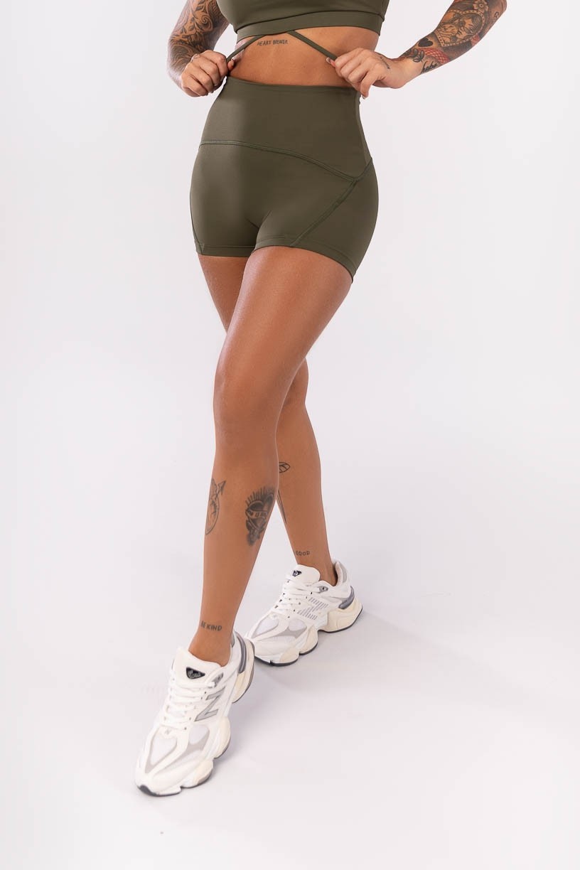 K4133-B_Short_sem_Gancho_Cos_em_V_Verde_Militar__Ref:_K4133-B