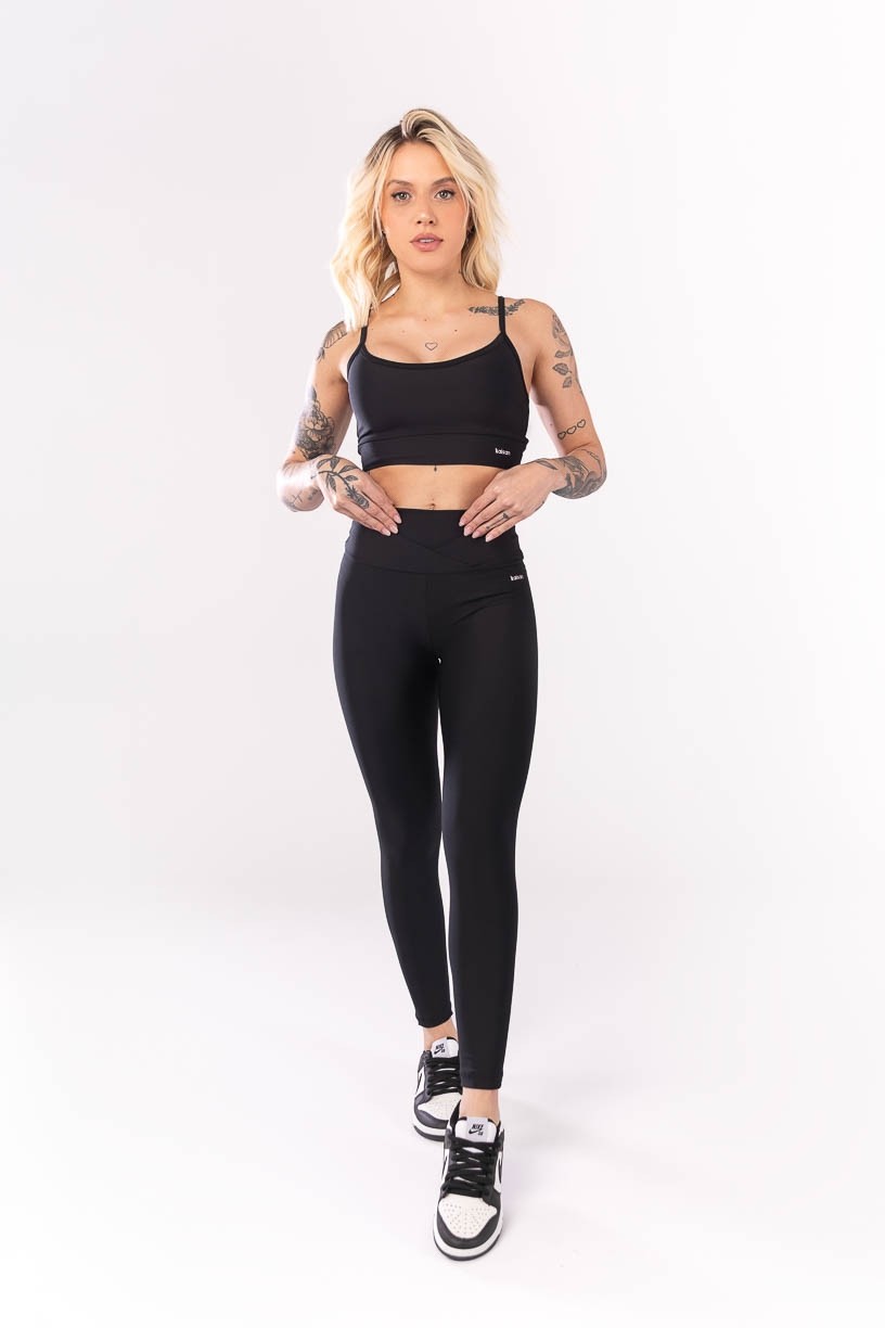 K4030-A_Calca_Legging_com_Sobreposicao_no_Cos_Preto__Ref:_K4030-A