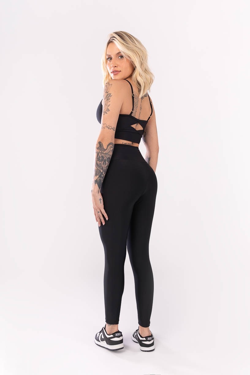 K4030-A_Calca_Legging_com_Sobreposicao_no_Cos_Preto__Ref:_K4030-A