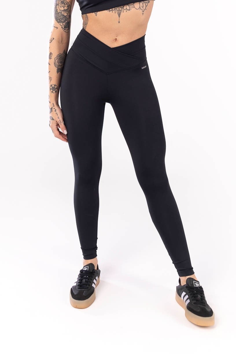 K4042-A_Calca_Legging_com_Cos_Transpassado_Frente_e_Costas_Preto__Ref:_K4042-A