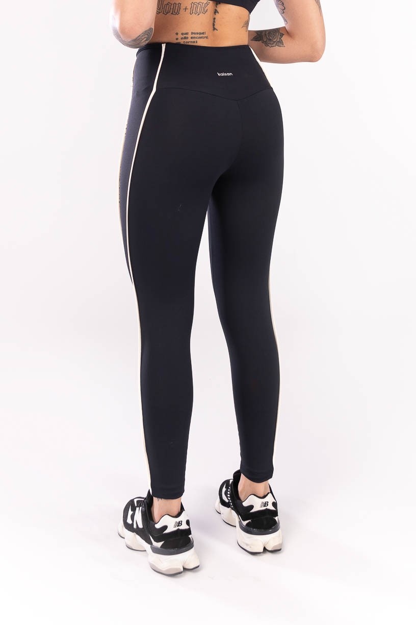 K4045-A_Calca_Legging_com_Lateral_Inteira_e_Vivo_Preto__Off_White__Ref:_K4045-A