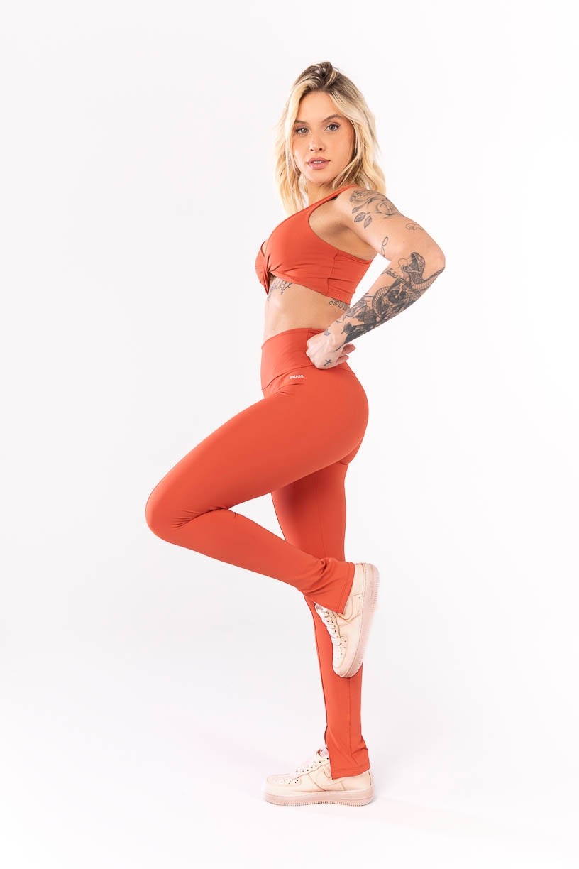 K4050-B_Calca_Legging_com_Abertura_na_Barra_Cobre__Ref:_K4050-B