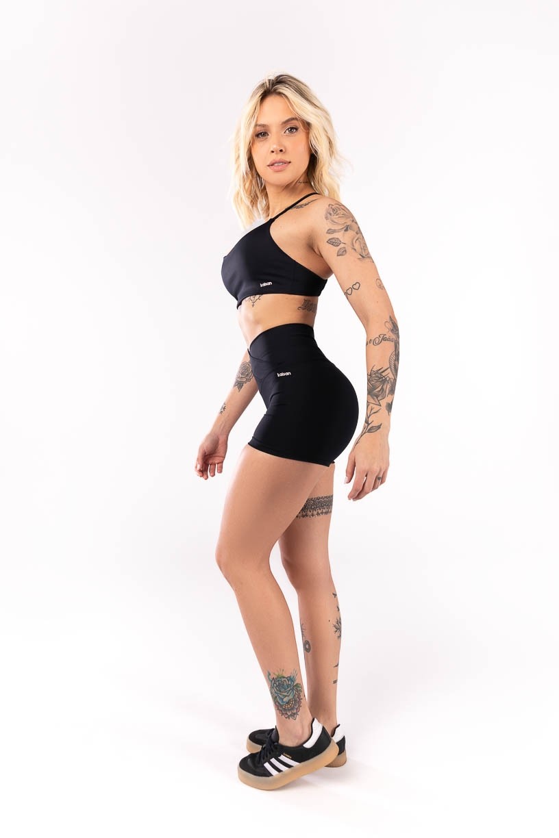 K4043-A_Short_com_Cos_Transpassado_Frente_e_Costas_Preto__Ref:_K4043-A
