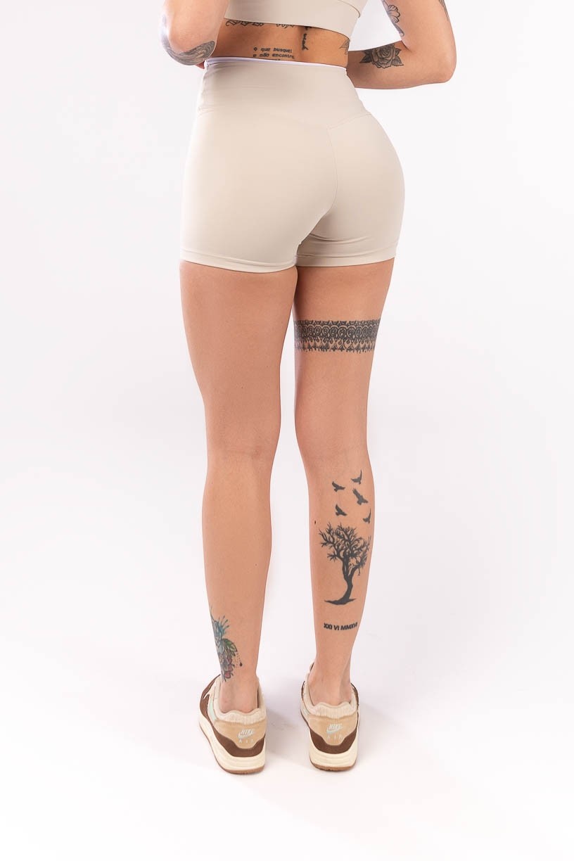 K4048-A_Short_com_Vira_Bege__Branco__Ref:_K4048-A