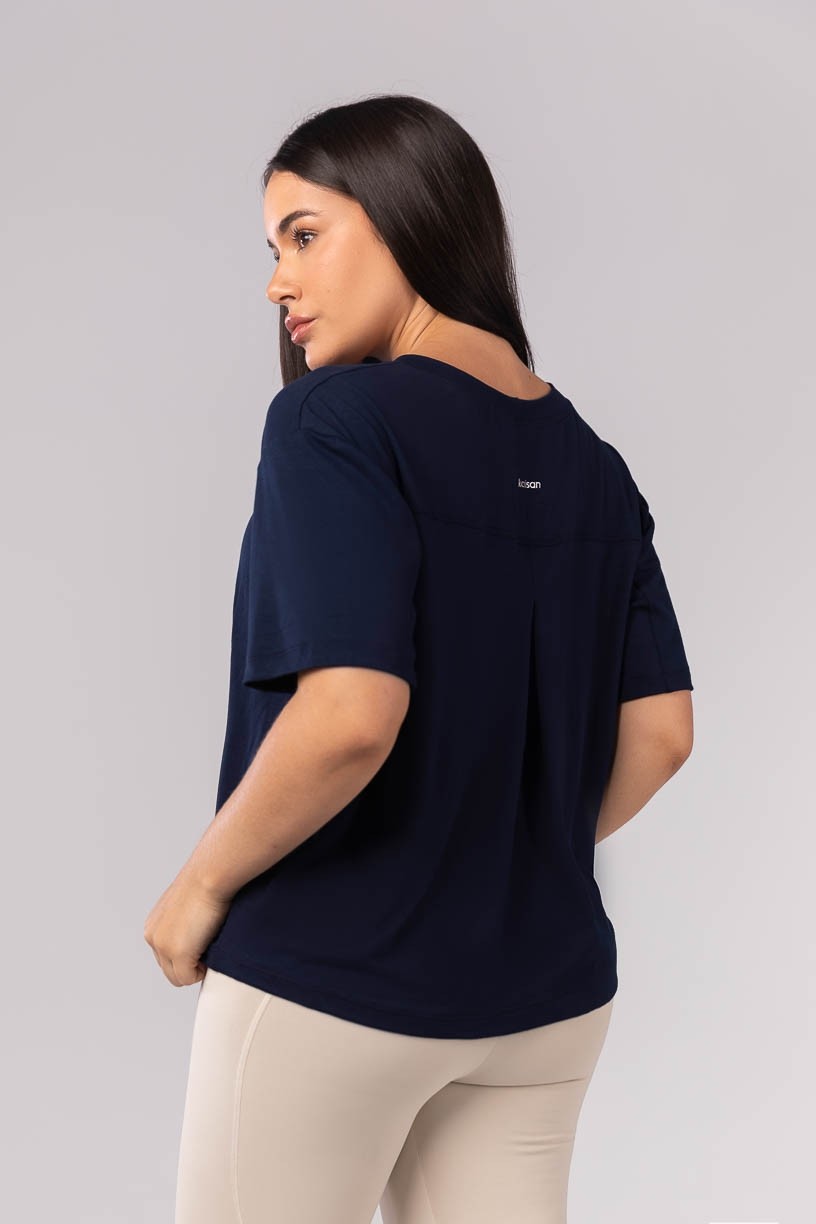 K4129-C_Blusa_Ampla_com_Prega_nas_Costas_Azul_Marinho__Ref:_K4129-C