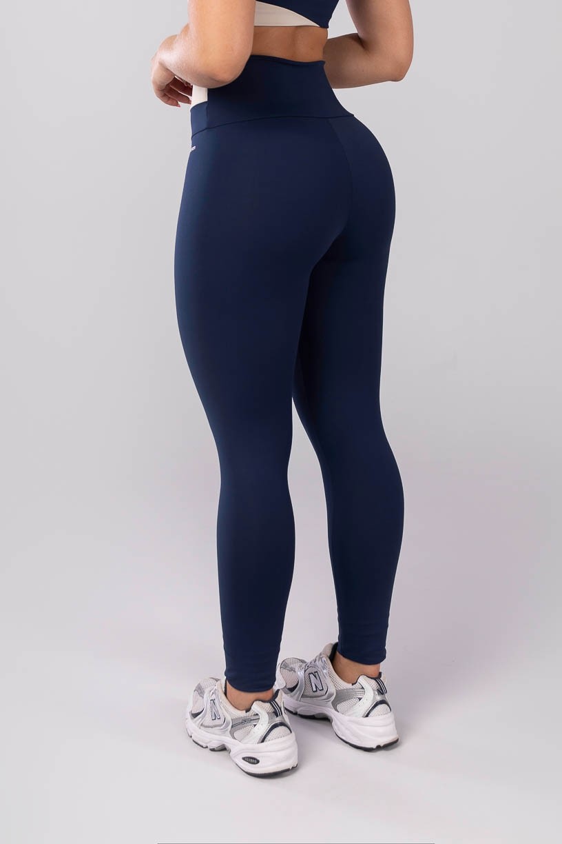 K4111-A_Calca_Legging_com_Recortes_no_Cos_Azul_Marinho__Bege__Ref:_K4111-A