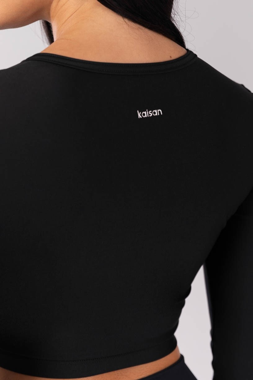 K4130-A_Cropped_Manga_Longa_com_Abertura_e_Decote_Preto__Ref:_K4130-A