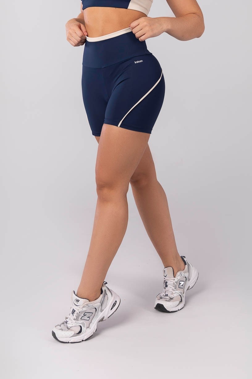 K4120-A_Short_com_Vivo_e_Vira_no_Cos_Azul_Marinho__Bege__Ref:_K4120-A
