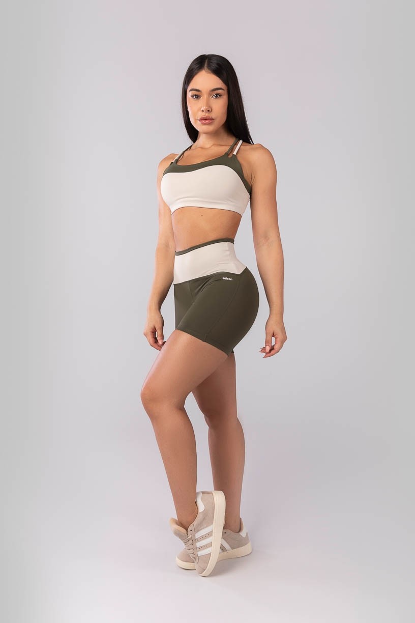 K4123-A_Top_com_Alcas_Duplas_Cruzadas_Verde_Militar__Bege__Ref:_K4123-A