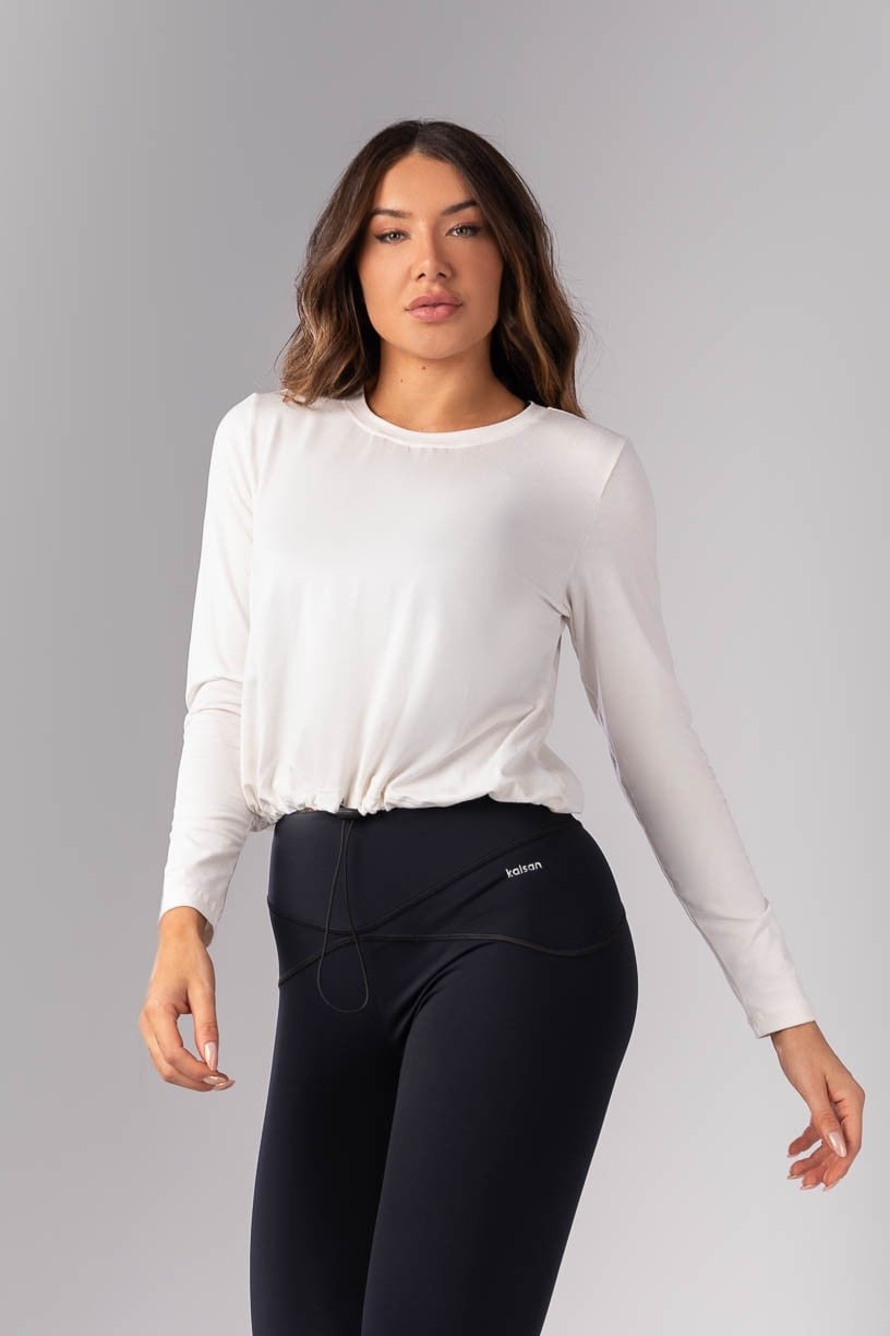 K4168-C_Blusa_com_Regulagem_na_Barra_Off-White__Ref:_K4168-C