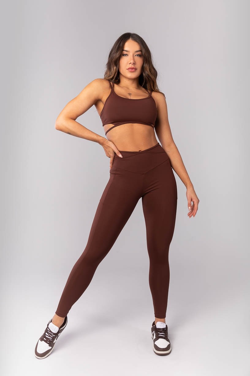 K4149-C_Calca_Legging_com_Bolsos_e_Chapado_Cruzado_na_Cintura_Marrom__Ref:_K4149-C