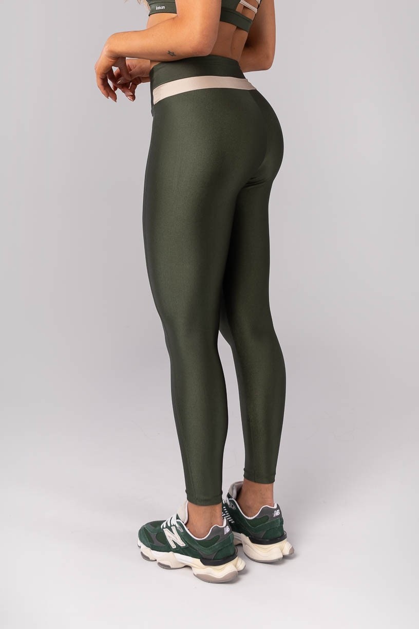 K4155-A_Calca_Legging_com_Recorte_no_Cos_Verde_Militar__Bege__Ref:_K4155-A