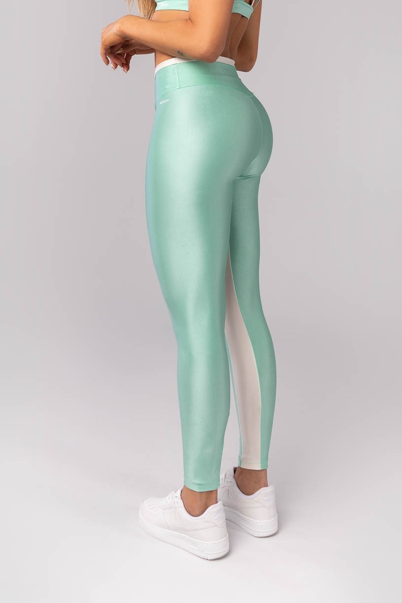 K4158-A_Calca_Legging_com_Vira_e_Faixa_no_Entrepernas_Verde_Claro__Off-White__Ref:_K4158-A