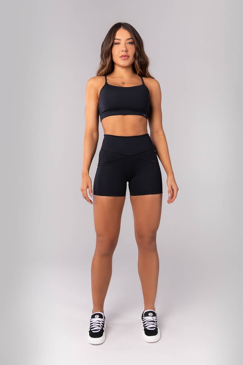 K4136-A_Short_com_Recortes_no_Quadril_Preto__Ref:_K4136-A
