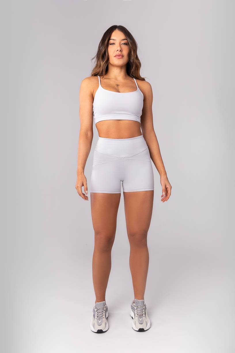 K4136-C_Short_com_Recortes_no_Quadril_Cinza_Claro__Ref:_K4136-C