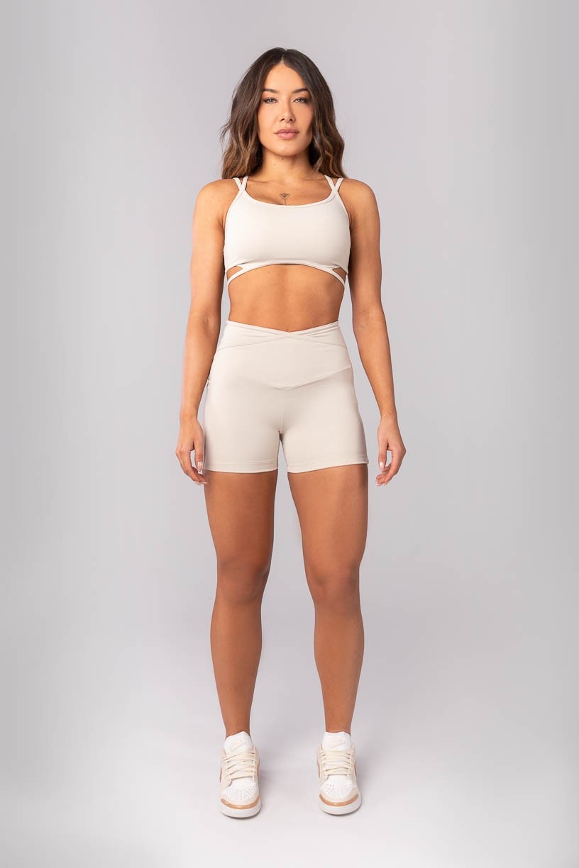 K4148-A_Top_com_Alcas_Duplas_e_Tira_na_Base_Bege__Ref:_K4148-A
